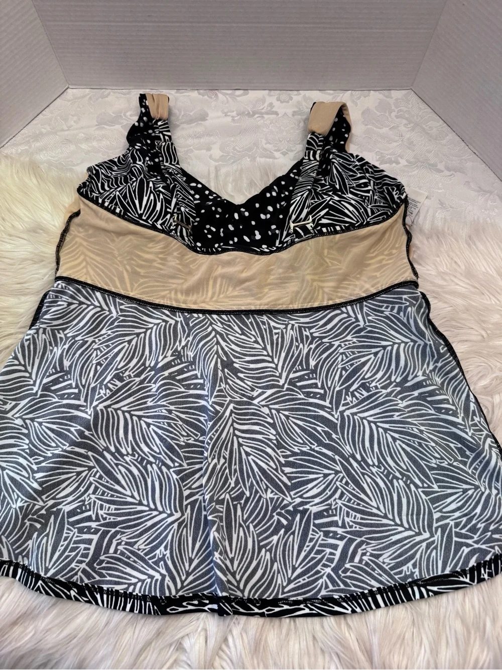 Swimsuits For All Plus 16 Tankini Top Swimsuit Black White Palms Tropical Floral